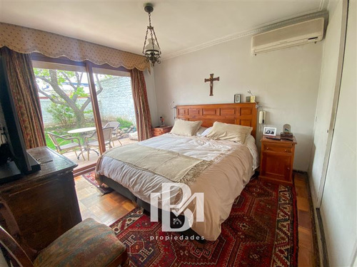 Casa En Venta De 4 Dorm. En Las Condes