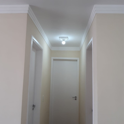 Imagem 3 de 9 de Moldura Isopor C Acabamento Massa 10cm 3 Degraus 20 Mts