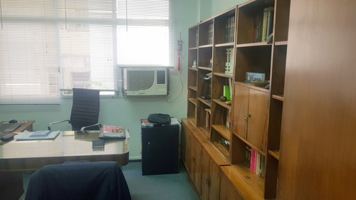 Imagen 9 de 14 de Lavalle Al 1700 Y Av. Callao, Tribunales. Piso 5. Contrafrente. Oficina De 3 Ambientes. 2 Despachos Cómodos. Recepción. Superficie 50 M2. Baño Propio En El Palier. No Es Apto Vivienda