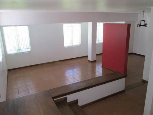 Imagen 2 de 17 de Casa En Venta En Macaracuay 21-13617