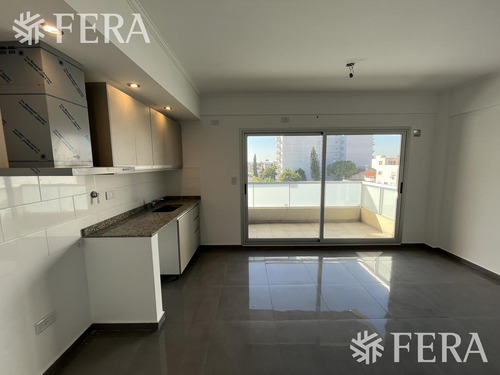 Venta De Departamento De 2 Ambientes Con Balcón En Wilde