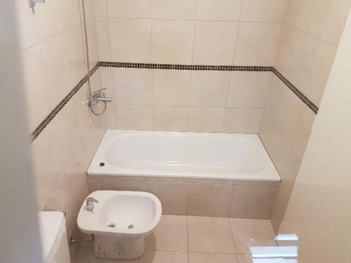 Imagen 17 de 30 de Monoambiente/oficina Con Balcon Sobre Jb Justo Y Vera Apto Profesional