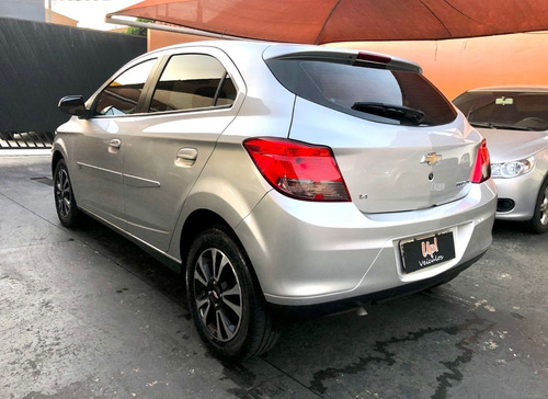 Imagem 4 de 7 de Chevrolet Onix Ltz