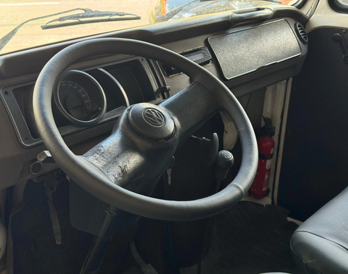 Volkswagen Kombi 1.4 MI STD 8V FLEX 4P MANUAL