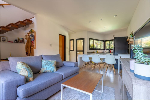 Dúplex 2 Dormitorios Con Pileta En Venta En Gonnet