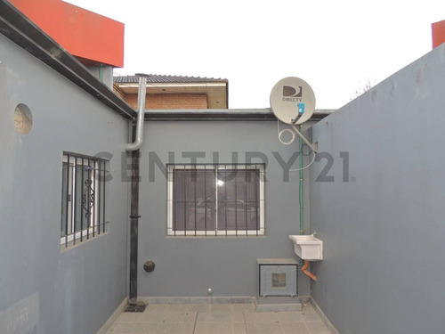 Casas En Venta En Berisso - Ph 1 Dormi + Cochera