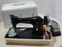 Comprar Maquina De Coser Eléctrica Necchi Funcionando Negro