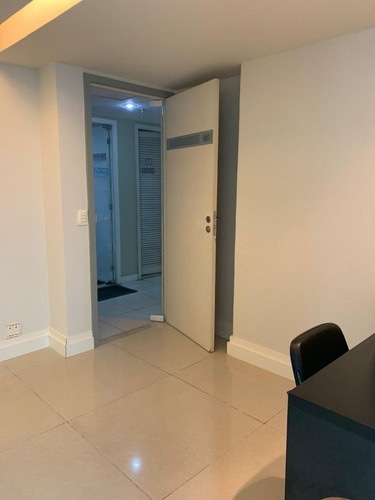 Imagem 19 de 21 de Sala Comercial Para Alugar Na Rua Gavião Peixoto, Icaraí, Niterói - Rj - Liv-13373
