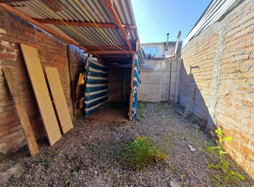 Casa En Venta, A Pasos Del Cesfam, Molina-maule