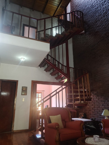 Imagen 3 de 21 de Chalet 4 Amb + Escritorio Cochera. Fondo Libre
