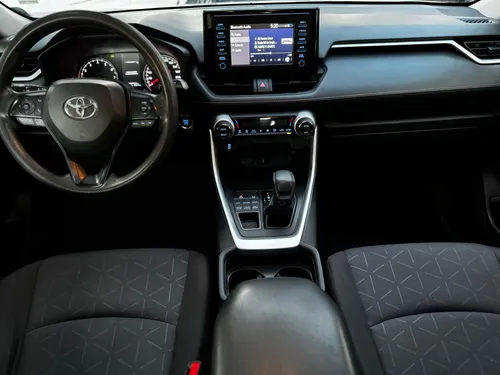 Toyota RAV4 2.5 Xle 4wd At 204 hp