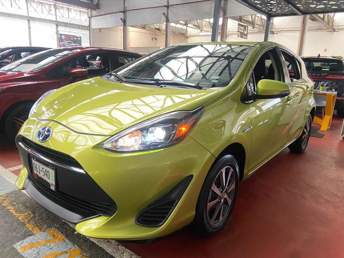 Imagen 1 de 13 de Toyota Prius C Híbrido