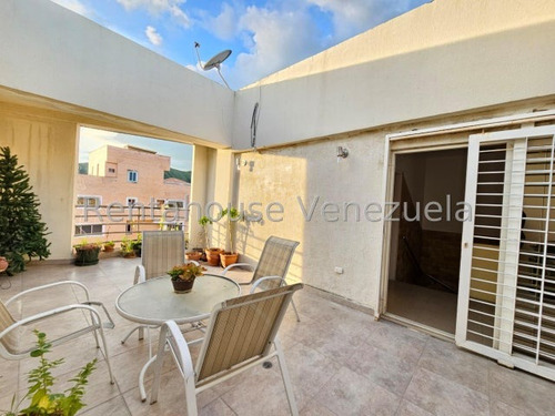 Espectacular Penthouse De 3 Niveles Zona Norte, Urb. La Arboleda 25-5272 Hc