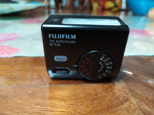 Fujifilm X100F compacta color negro