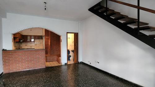 Imagen 2 de 15 de Duplex 3 Ambientes, Muy Lindo, Cuidado, Cocina Completa, Terraza