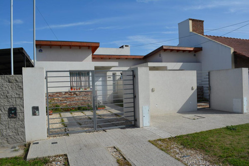 Duplex A La Venta En Lujan Calle Independencia Al 1900