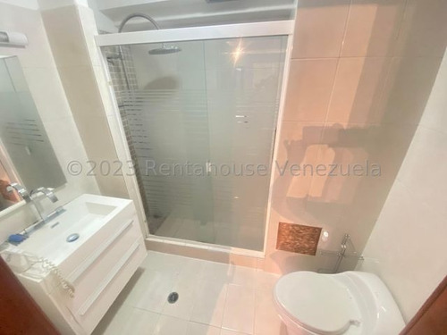 Apartamento En Alquiler En La Alameda 25-16715 K.f