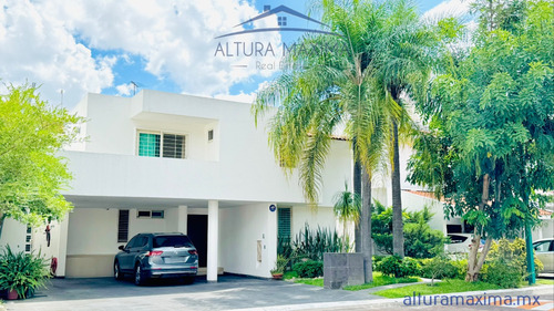 Casa En Venta Atlas Colomos Zapopan Membresía De Regalo