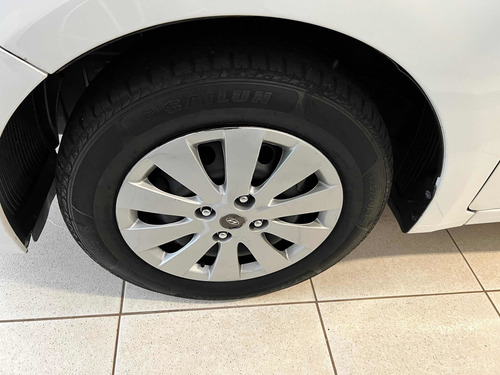Imagem 8 de 9 de Hyundai Hb20s 2015 1.6 Impress Flex Aut. 4p