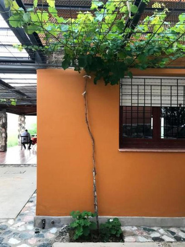 Casa Quinta En Venta - 3 Dormitorios 3 Baños - Córdoba