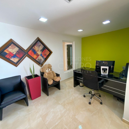 En Venta: Exclusiva Casa, Estilo Moderno De 560m2. Ubicada En La Mejor Zona De Puerto Ordaz. Conj. Res. San Marteen, Urb. Altos De Chilemex.
