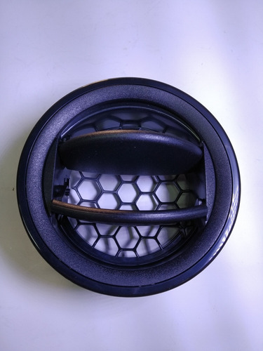 Imagen 2 de 4 de Difusor Aire Amarok Original Volkswagen Marco Negro