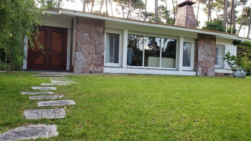 Casa De 3 Dormitorios En San Rafael, Punta Del Este- Ref: 1754