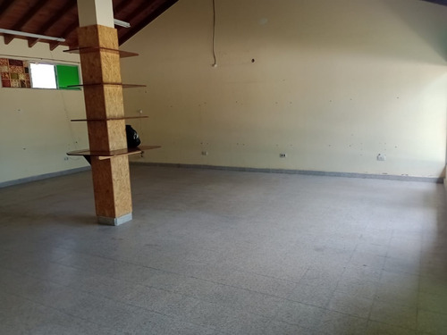 Imagen 6 de 10 de Amplio Local Comercial Sobre Av. Belgrano |carpintería|
