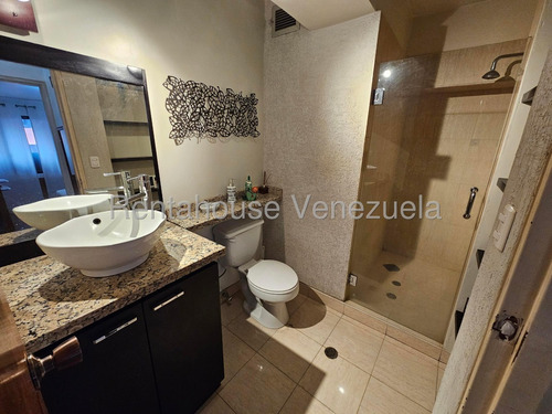 Estupendo Apartamento En Alquiler Con Inmejorable Ubicación La Florida. Jose Guerrero. Cod: 25-21254.