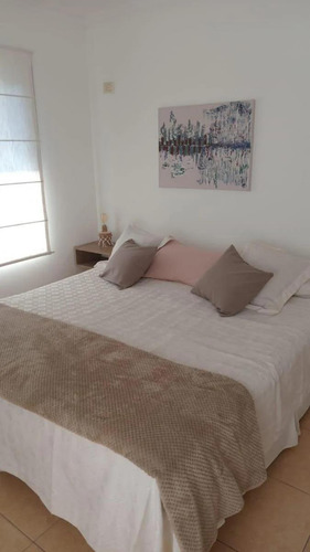 Casa En Venta - 3 Dormitorios 2 Baños - Cochera - 250mts2 - San Alfonso, Villa Allende