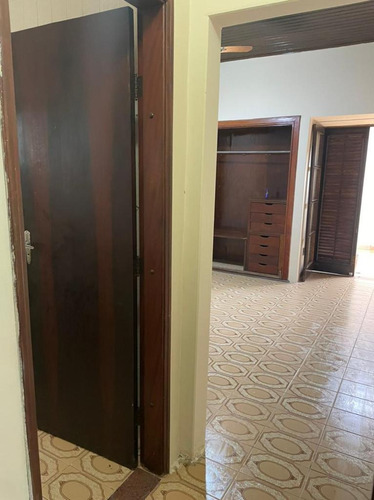Alugo Casa No Indaiá A 250m Da Praia - (iptu Incluso)