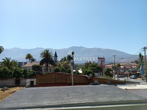 Local Comercial En Avda Walker Martinez.