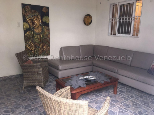 Imagen 27 de 30 de Casa En Venta En La Rosaleda Este De Barquisimeto Lara 0-4-2-4-5-9-3-7-5-4-2 Código Mls Rent-a-house: 22-20967, Cuenta Con 3 Habitaciones, 3 Baños, 156 Mts2, Conjunto Privado