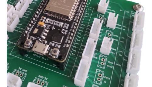 Shield De Desarrollo Para Esp32 Para V1 Y V2 + Anticorto