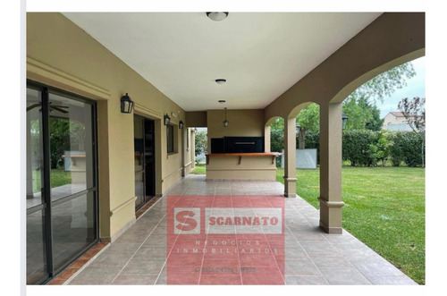 Imagen 2 de 11 de Venta De Casa En El Barrio El Centauro Con Pileta -canning