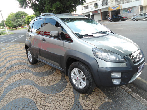 Imagem 2 de 6 de Fiat Idea 1.8 4p Adventure Flex