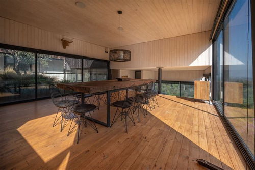 Casa De Arquitectos En Venta De 6 Dorm. En Olmué