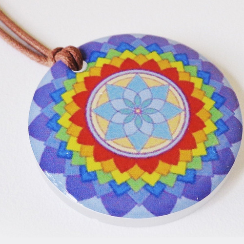 Imagem 3 de 4 de Colar Mandala Da Criatividade Em Acrilico