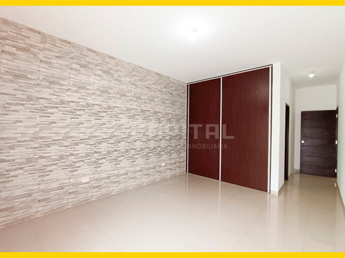 Linda Casa Con 5 Suites En Barrio Las Palmas