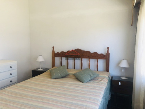 Confortable Apartamento En Aidy Grill!!! De 1 Dormitorio, Baño, Cocina, Living-comedor Y Cochera Techada. Consulte !!!!!!!- Ref: 5300
