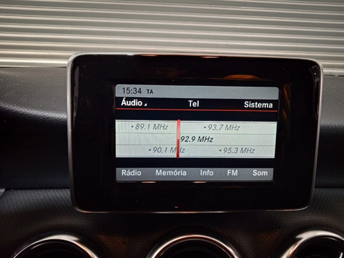 Imagem 8 de 10 de Mercedes Benz Classe A 200 Urban 1.6 Turbo 2014