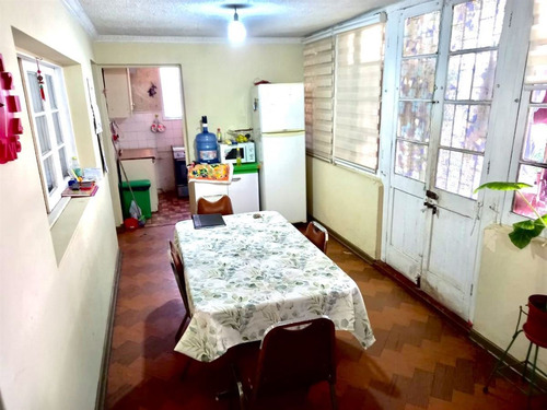 Casa En Venta De 3 Dorm. En La Cisterna