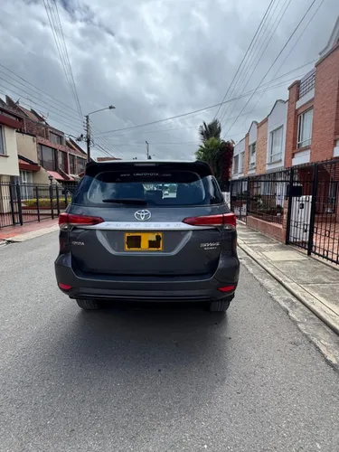 Fortuner 2,7 Tp Sw4 Street