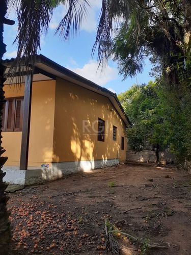 Casa Em Belém Novo Com 2 Dormitórios - Lu430904