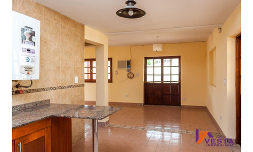 En Venta - Gran Casa En B° Grand Bourg - 450 M2 De Terreno