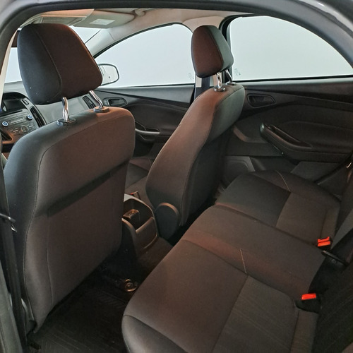 Imagen 13 de 18 de Ford Focus 5p 1.6l N Mt S 2017