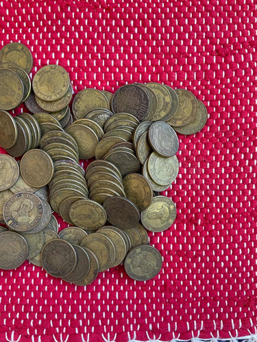 Imagen 3 de 4 de Vendo Monedas De 100 Guaraníes