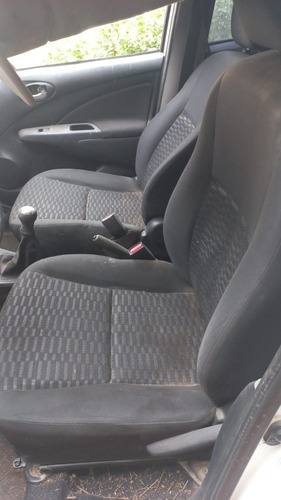 Imagen 10 de 11 de Toyota Etios Xls