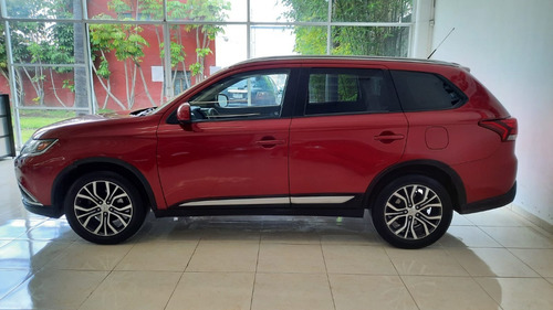 Imagen 5 de 13 de Mitsubishi Outlander 2016 Es