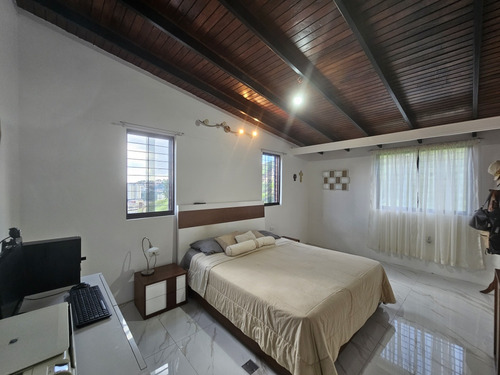 Hermoso Penthouse En Colinas De La Tahona